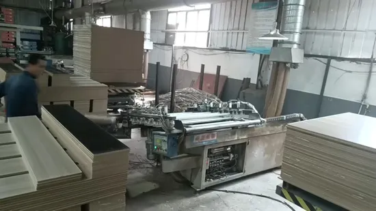 Pavimento in parquet in plastica/legno/composito/ibrido/ingegnerizzato PVC/Spc/Lvt/laminato/laminato/di lusso in piastrelle di gomma vinilica
