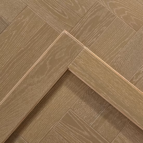 Prezzo di fabbrica Pavimento impermeabile in parquet a spina di pesce in legno ingegnerizzato Chevron da 15 mm
